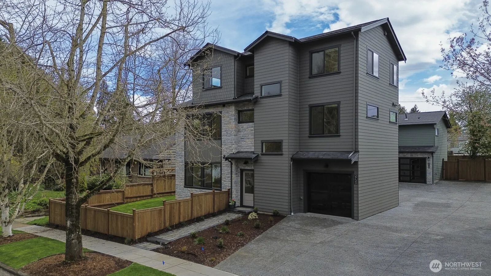 Property photo for 2733 Ne 87th Street, Seattle