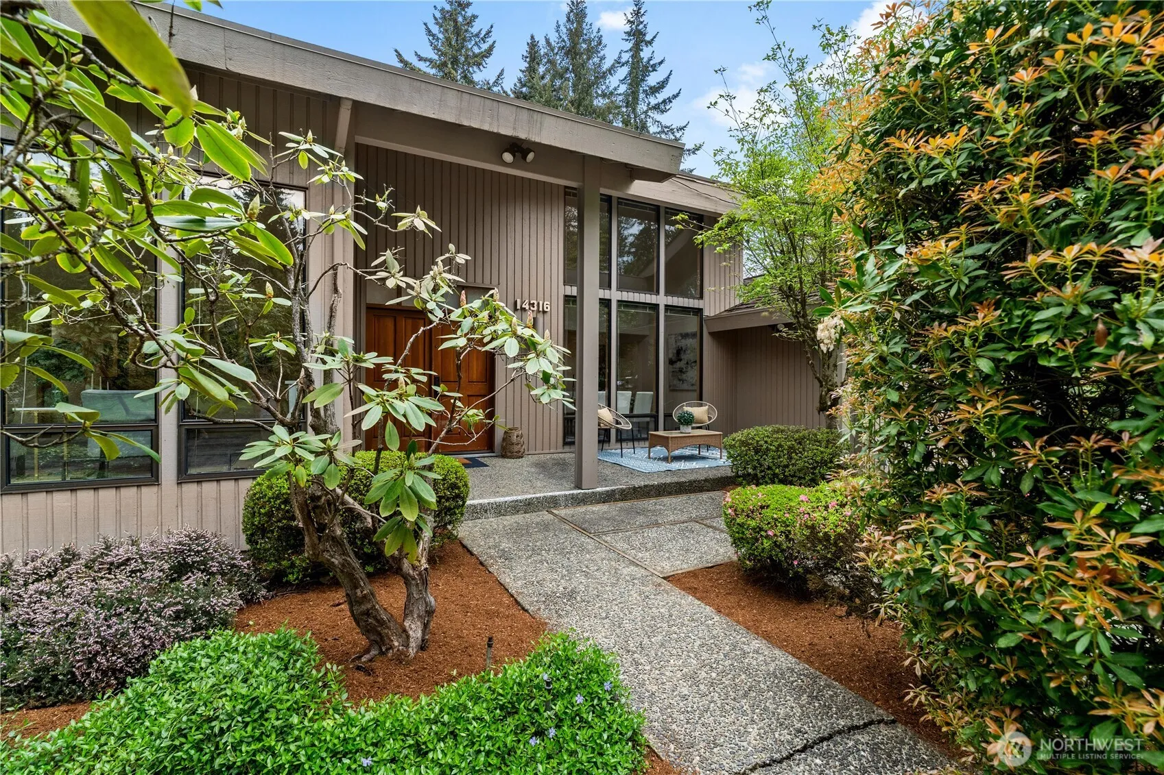 Property photo for 14316 Ne 12th Place, Bellevue