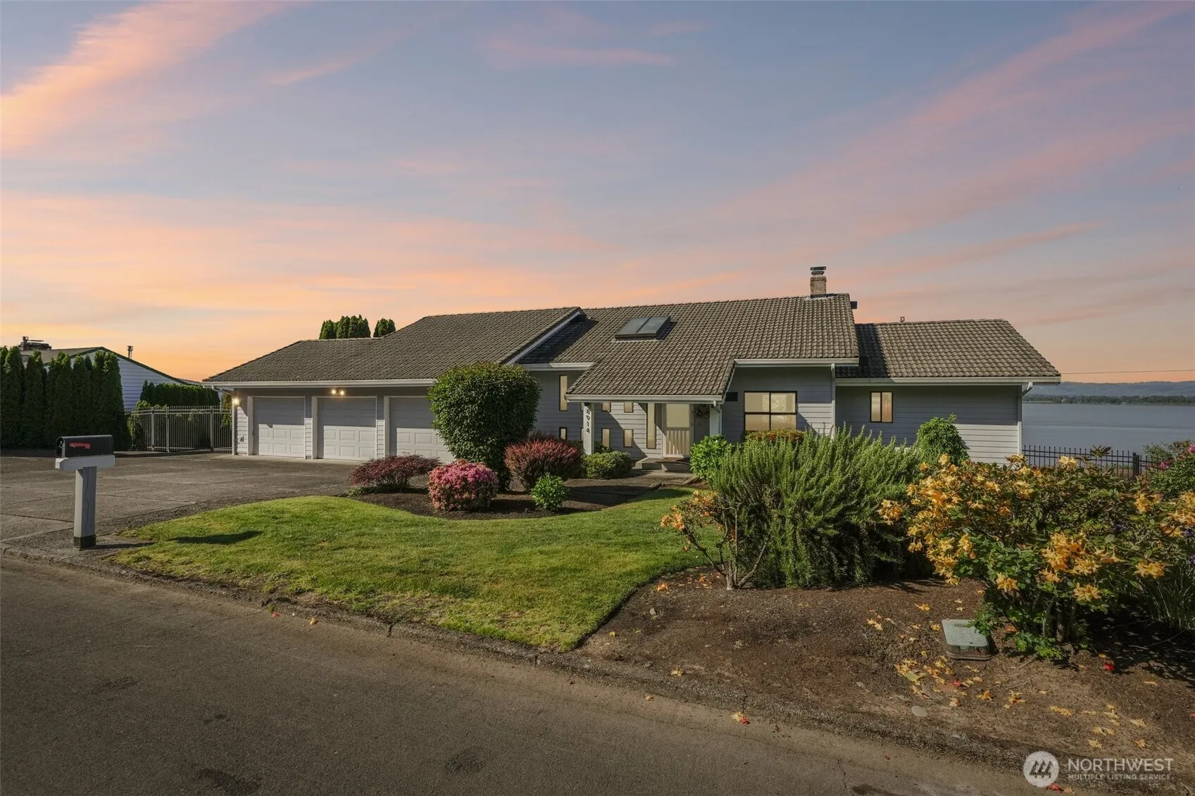 Property photo for 8914 Nw Lakecrest Avenue, Vancouver photo 3