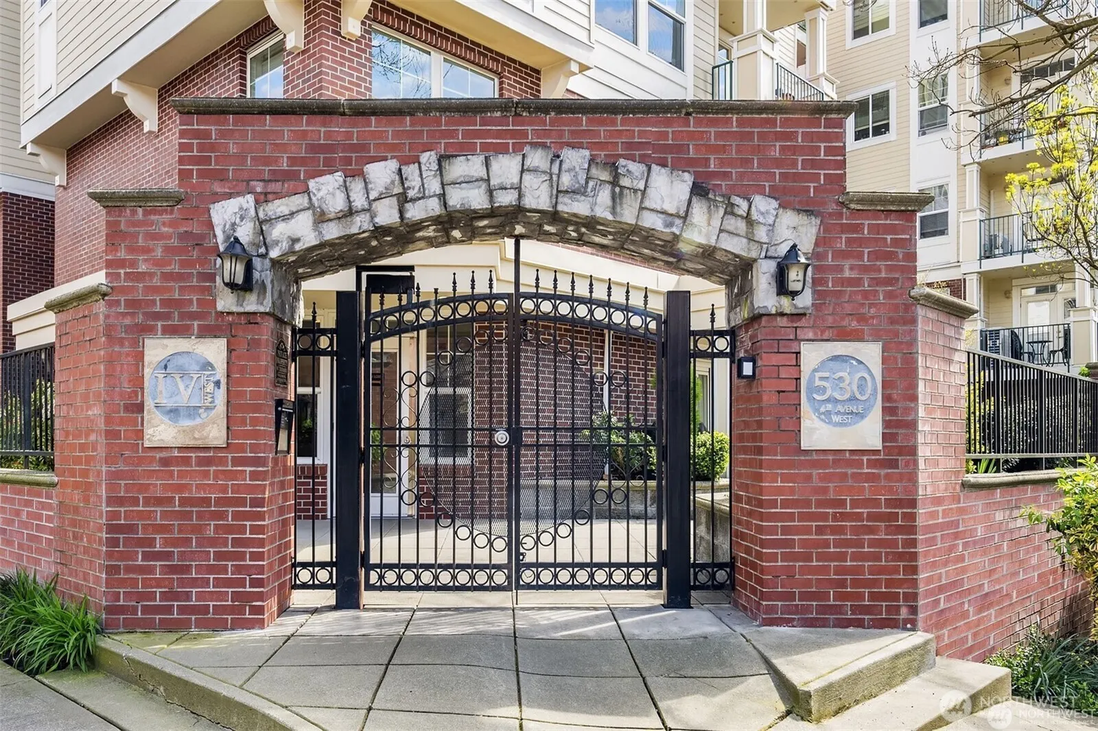 Property photo for 530 4th Avenue W #206, Seattle