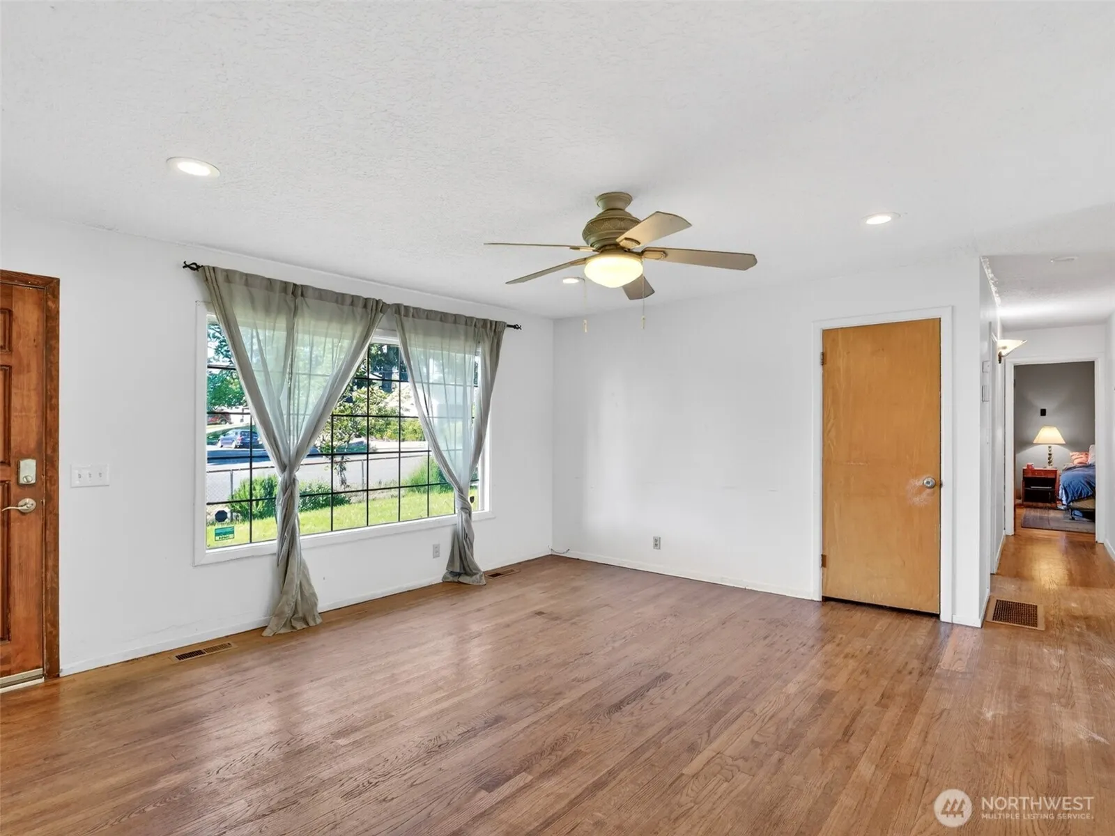Property photo for 303 Nw Hazel Dell Way, Vancouver photo 5