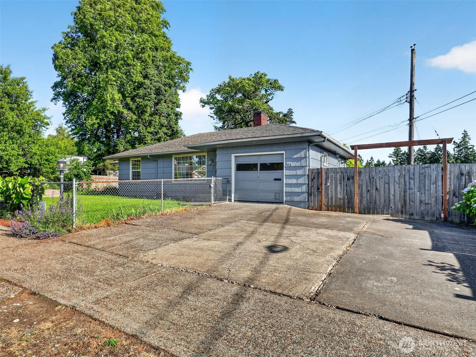 Property photo for 303 Nw Hazel Dell Way, Vancouver photo 2