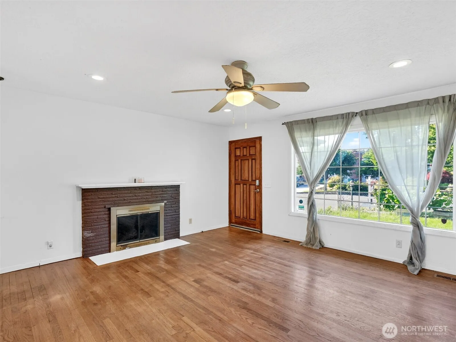 Property photo for 303 Nw Hazel Dell Way, Vancouver photo 4