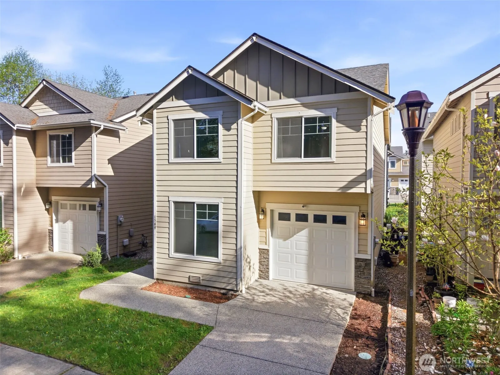 Property photo for 1569 Ne Fontaine Way, Poulsbo photo 2