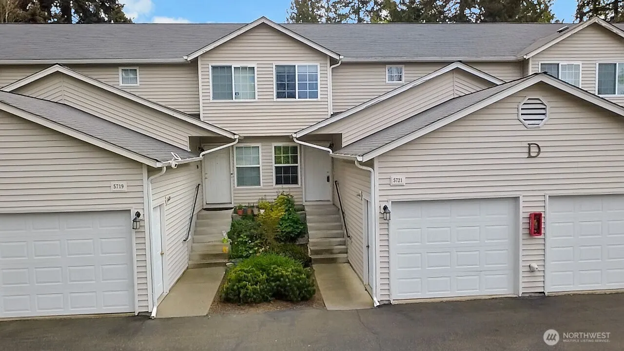 Property photo for 5721 99th Street Ct E, Puyallup photo 2