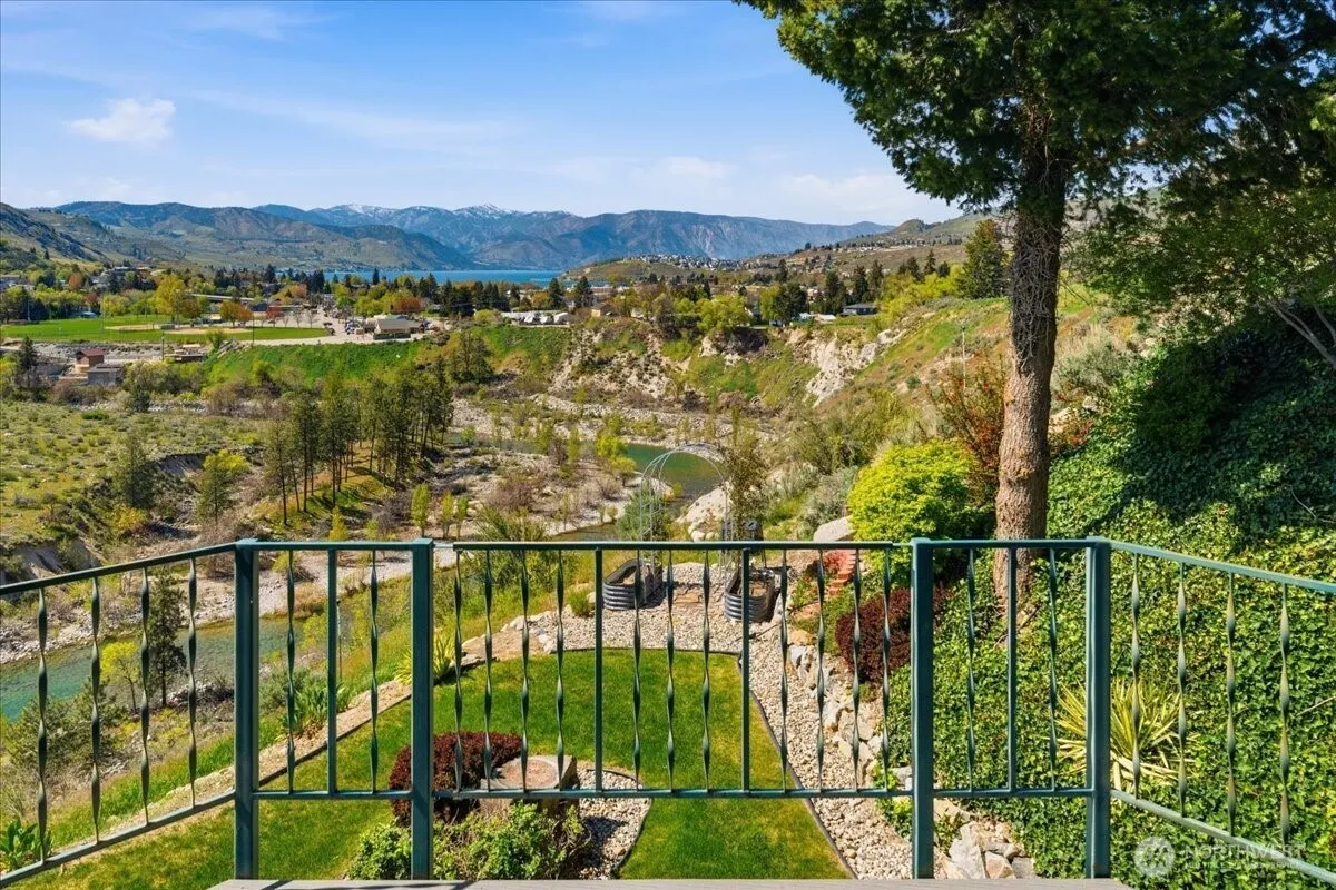 Property photo for 404 S Clifford Street, Chelan photo 3