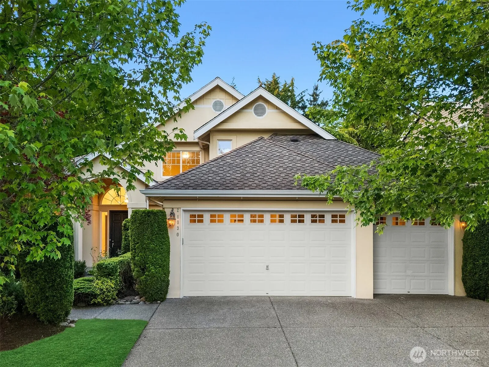 Property photo for 21030 Se 5th Street, Sammamish photo 2