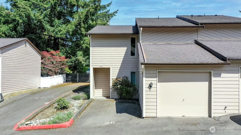 Property photo for 1555 Union Avenue Ne #22, Renton photo 2