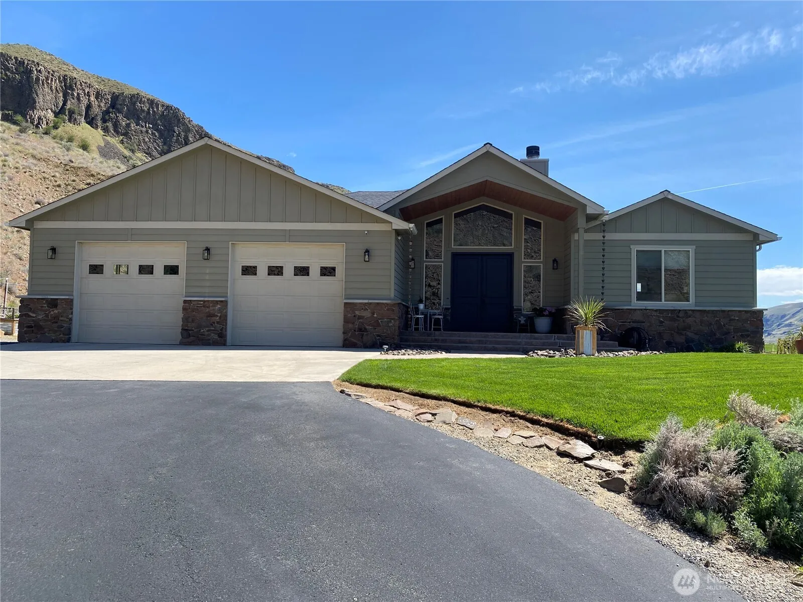 Property photo for 6696 Batterman Road, Rock Island