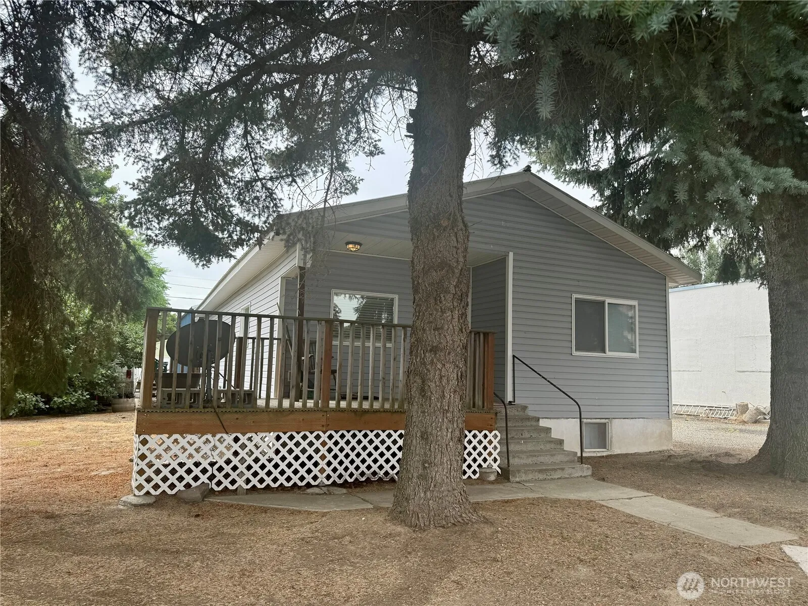Property photo for 211 W Main Street, Almira