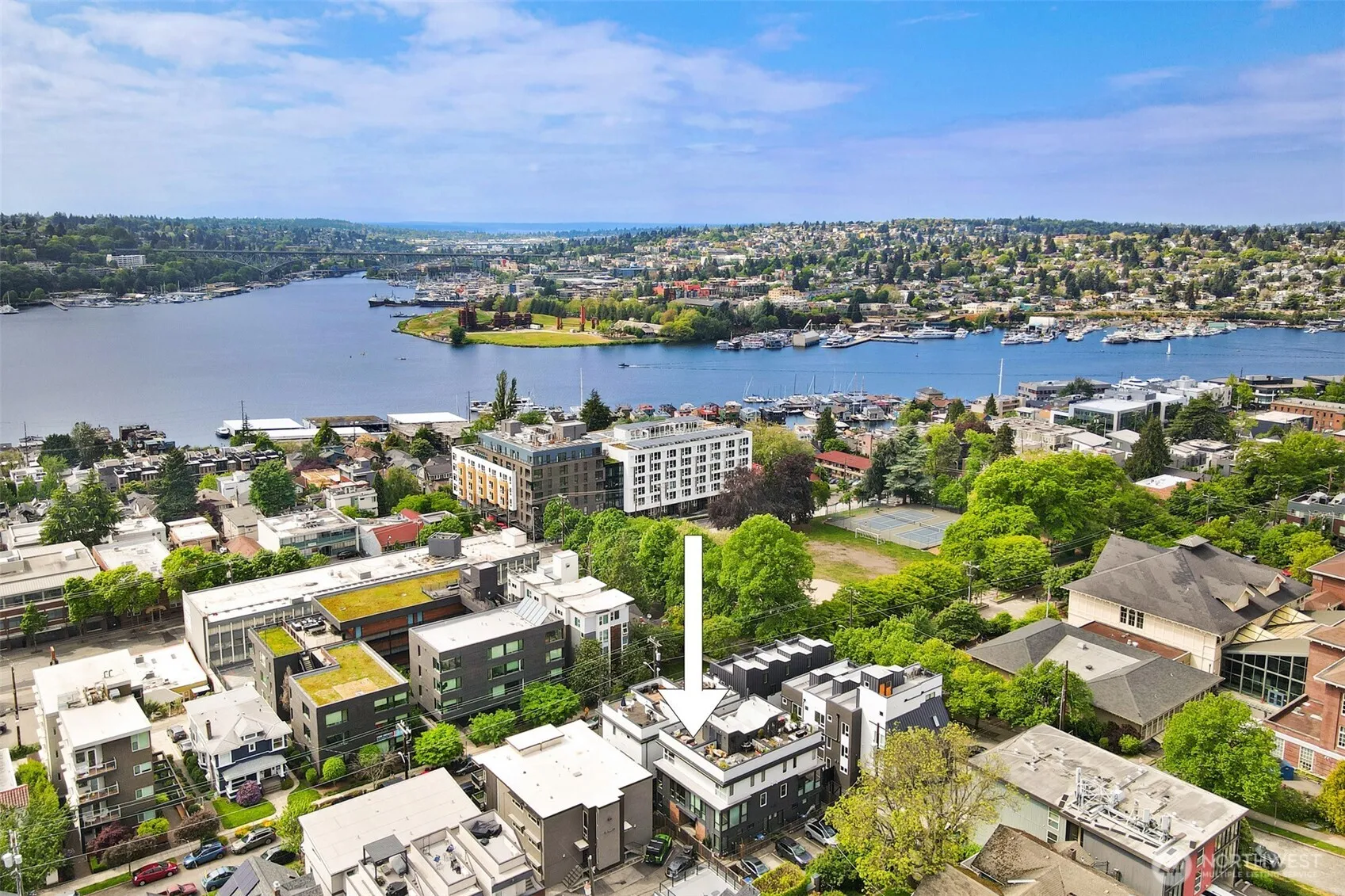 Property photo for 2366 Franklin Avenue E #b, Seattle