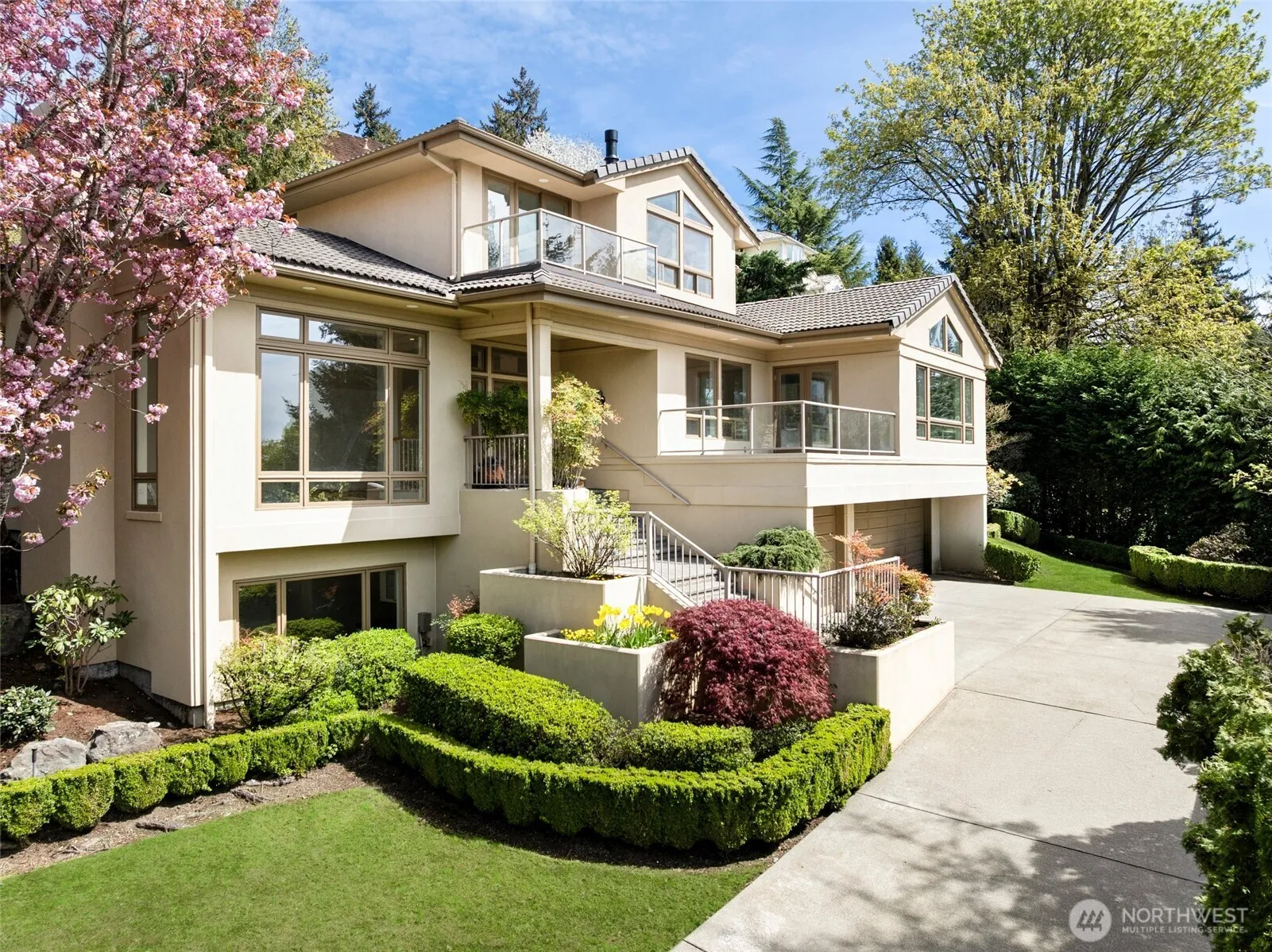 Property photo for 8144 W Mercer Way, Mercer Island photo 2