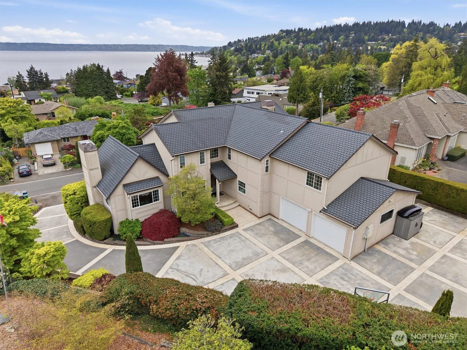 Property photo for 18124 Riviera Place Sw, Normandy Park