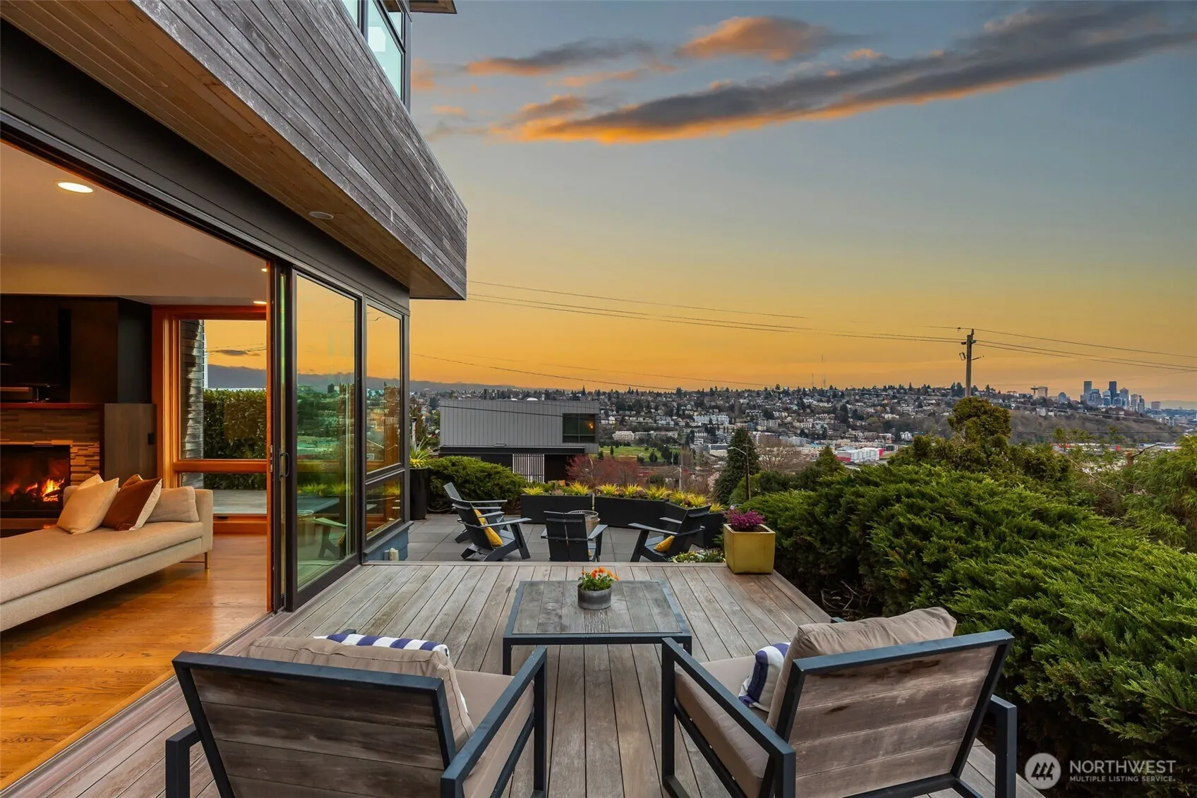 Property photo for 2506 W Halladay Street, Seattle photo 4