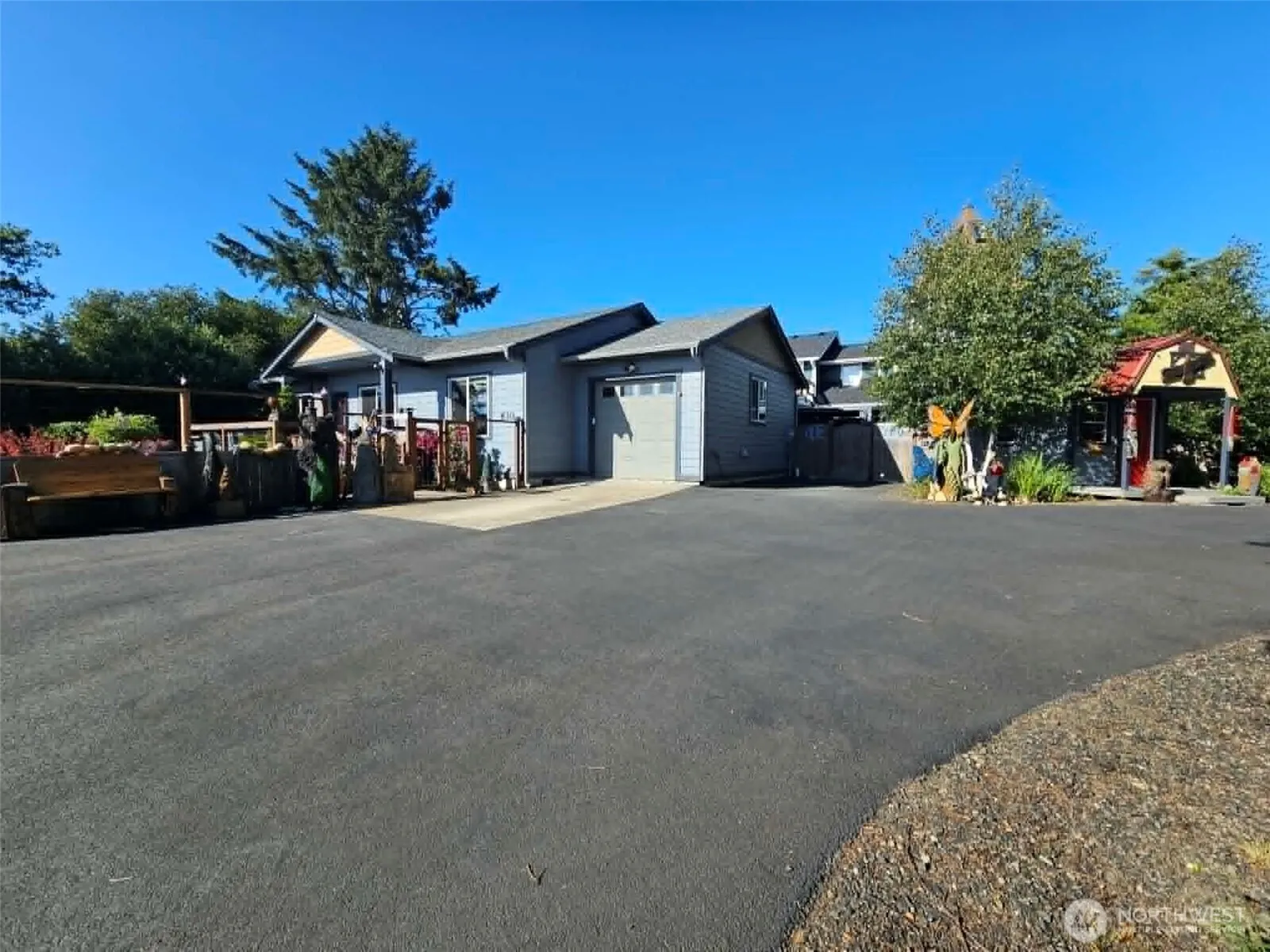Property photo for 830 Wawona Avenue Sw, Ocean Shores photo 2