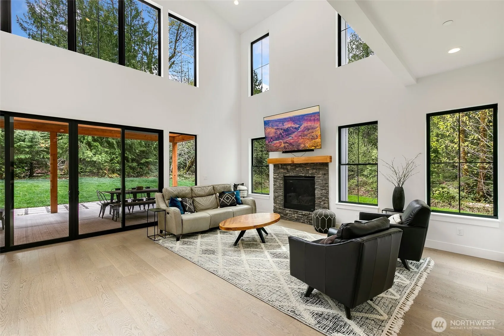 Property photo for 26237 Se Black Nugget Road, Issaquah photo 3