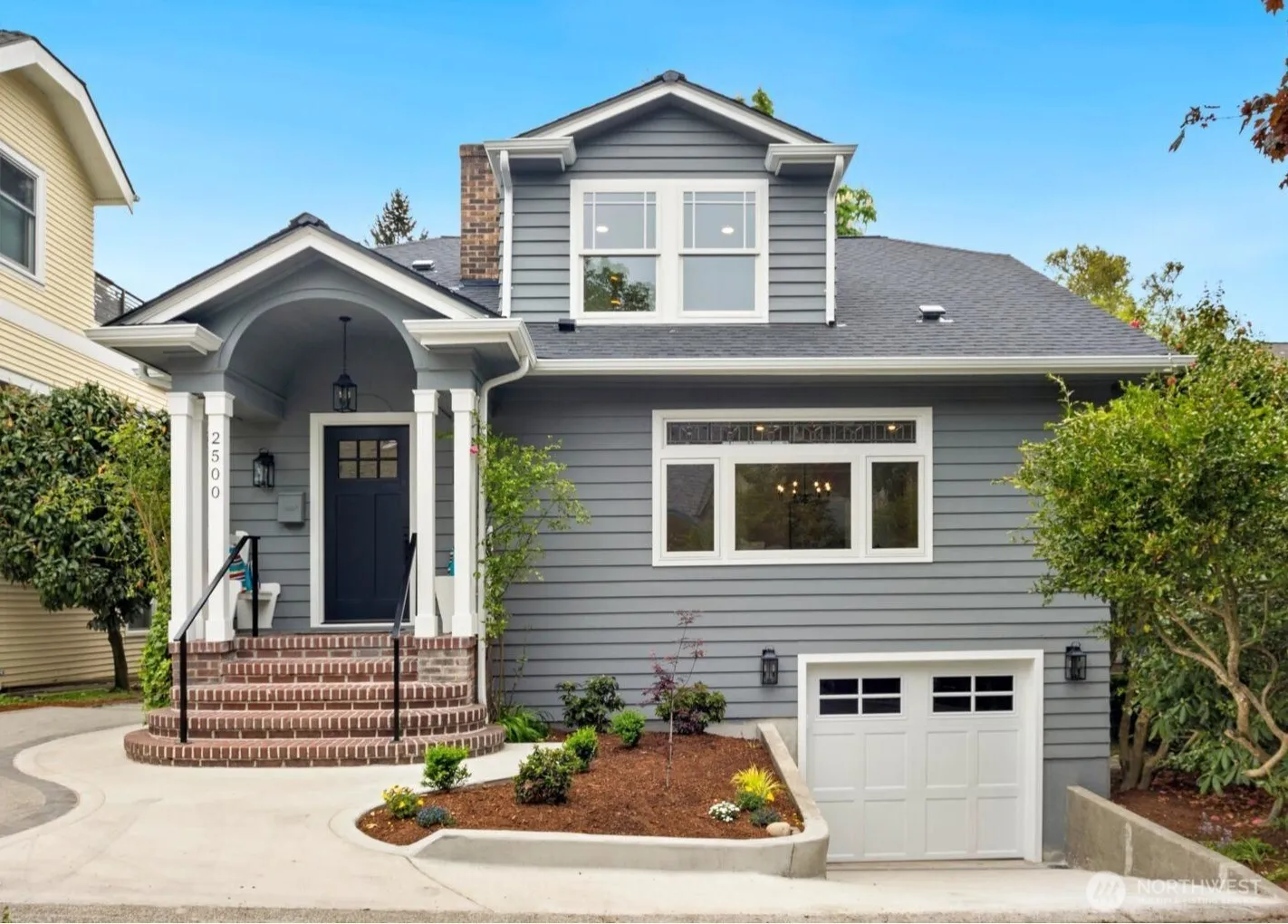Property photo for 2500 Lorentz Place N, Seattle photo 2