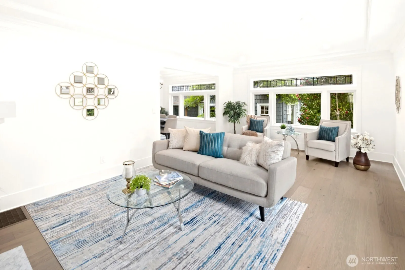 Property photo for 2500 Lorentz Place N, Seattle photo 4