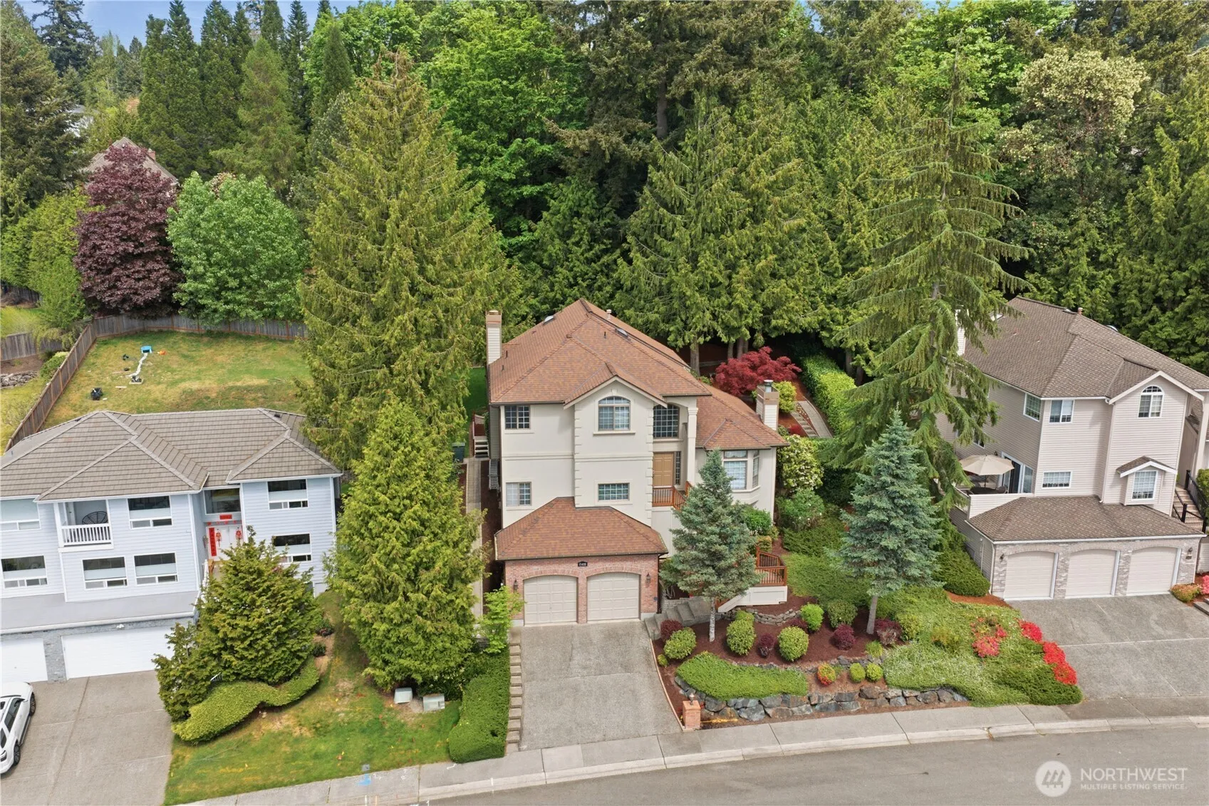 Property photo for 15430 Se 67th Place, Bellevue photo 3
