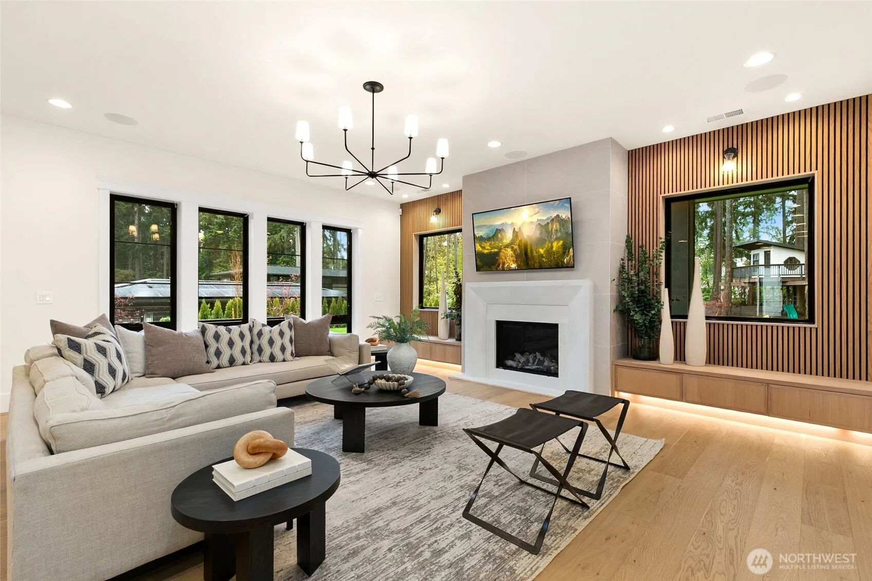 Property photo for 10630 Se 22nd Street, Bellevue photo 3