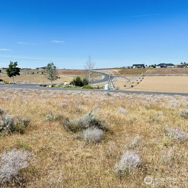Property photo for 5355 Ne Mcconihe Rd, Moses Lake photo 3