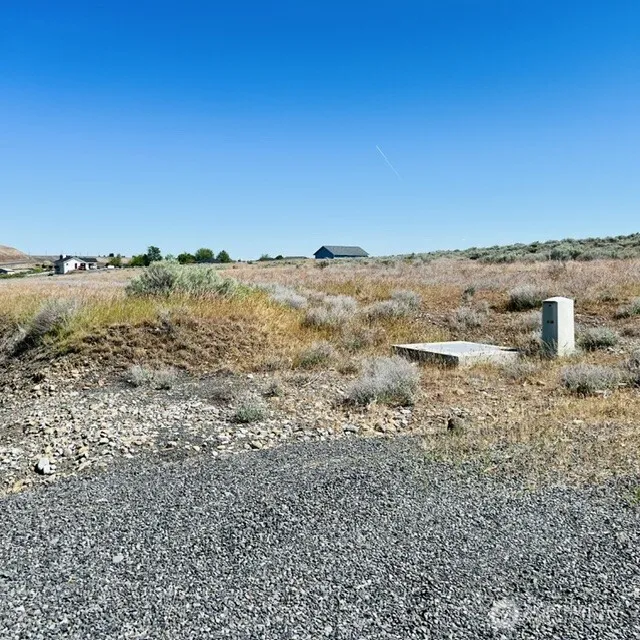 Property photo for 5355 Ne Mcconihe Rd, Moses Lake photo 4