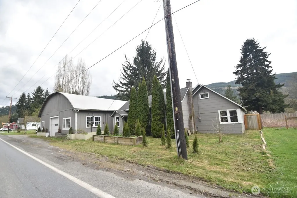 Property photo for 2071 Valley Highway, Deming