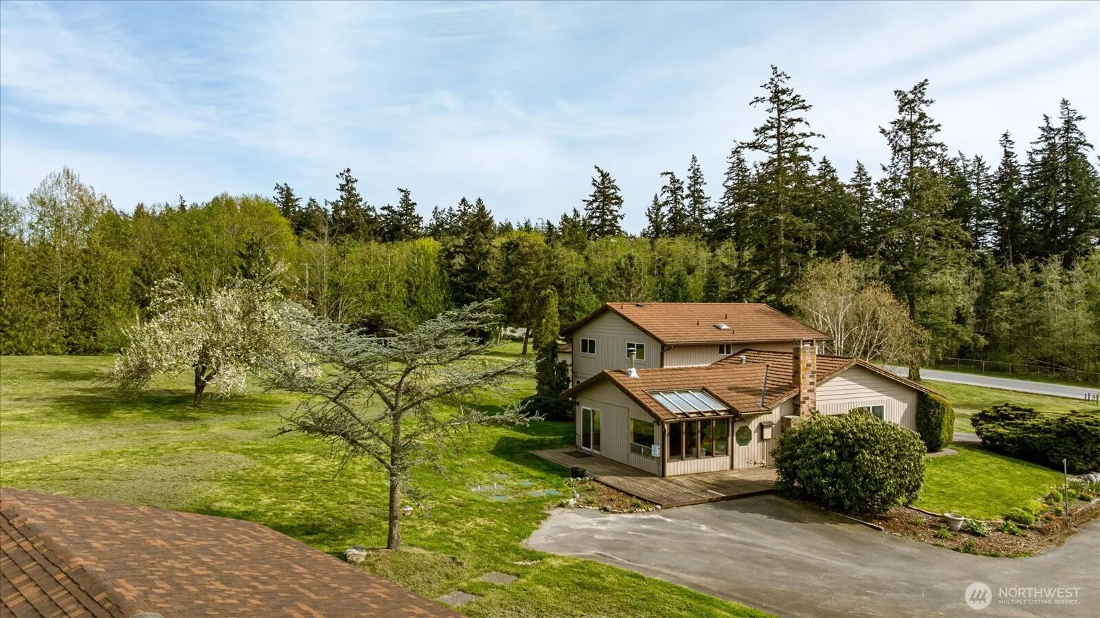 Property photo for 987 E Crescent Harbor Road, Oak Harbor