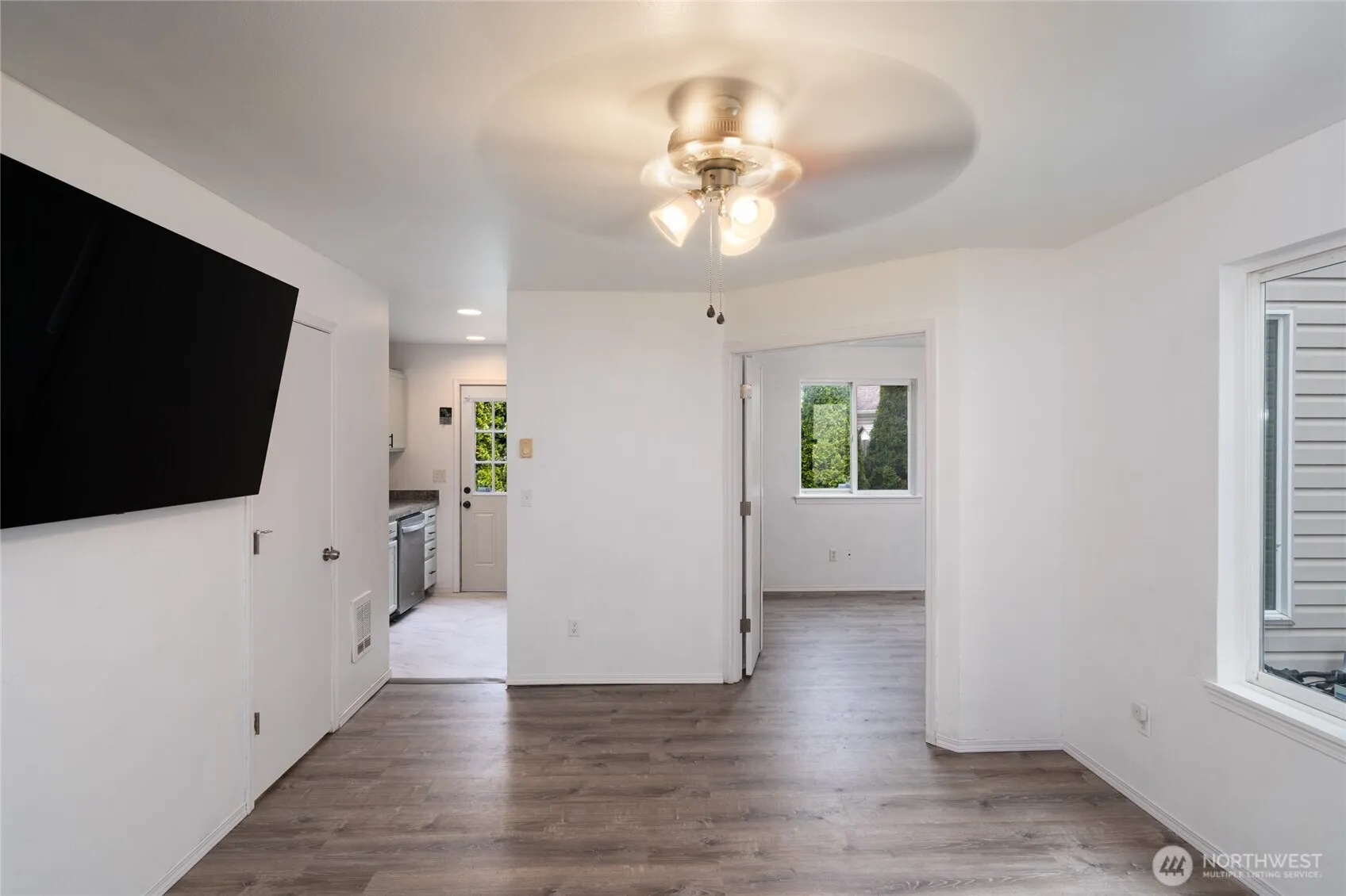 Property photo for 1814 N 30th Street, Mount Vernon photo 2