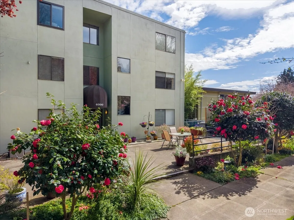 Property photo for 4000 24th Avenue W #202, Seattle