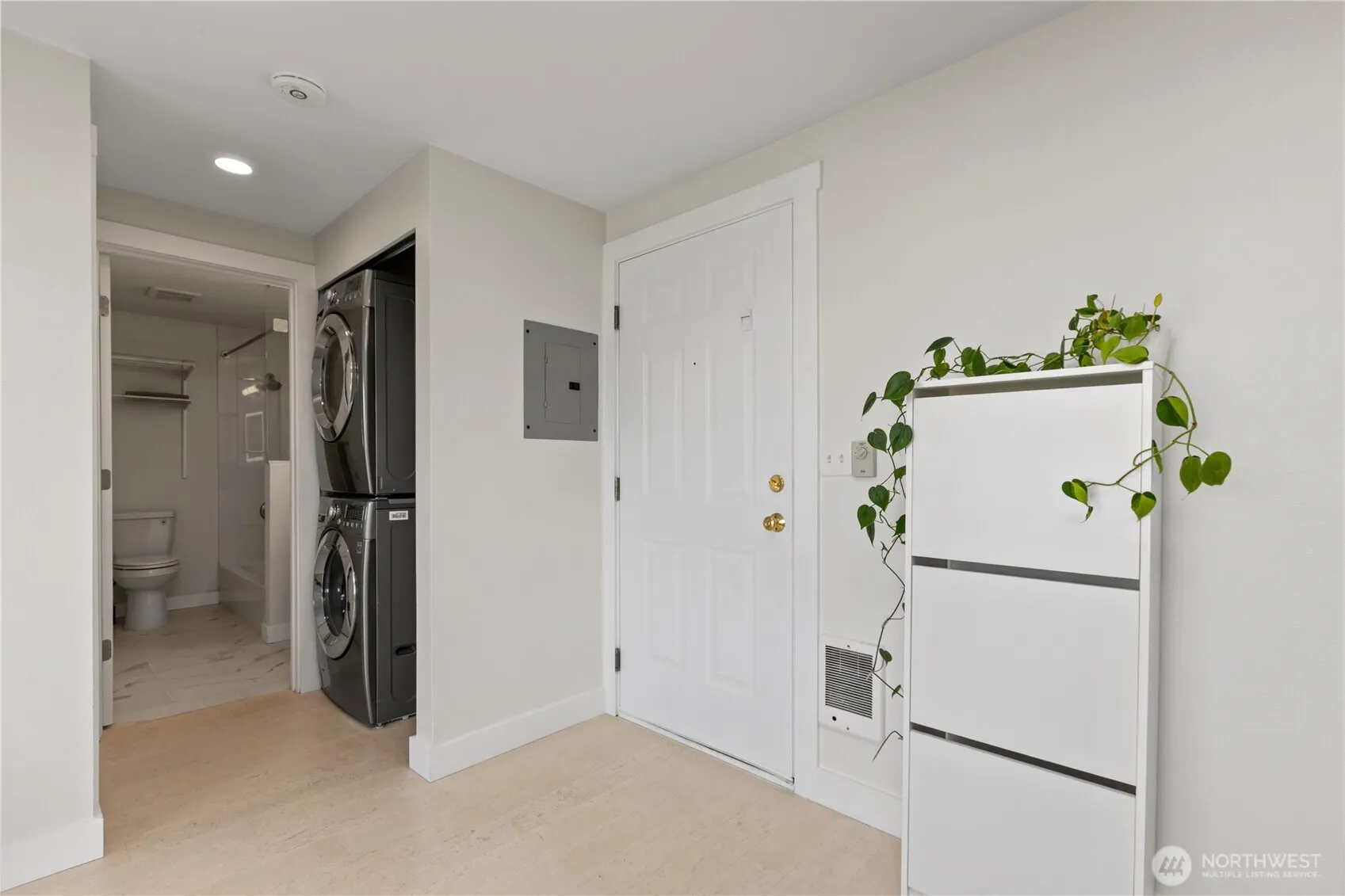 Property photo for 12056 15th Avenue Ne #404, Seattle photo 3