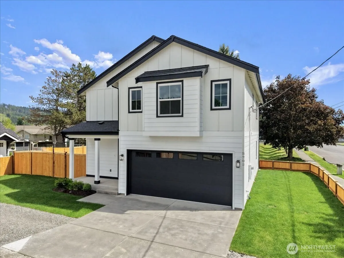 Property photo for 5701 Parker Rd E, Sumner photo 3