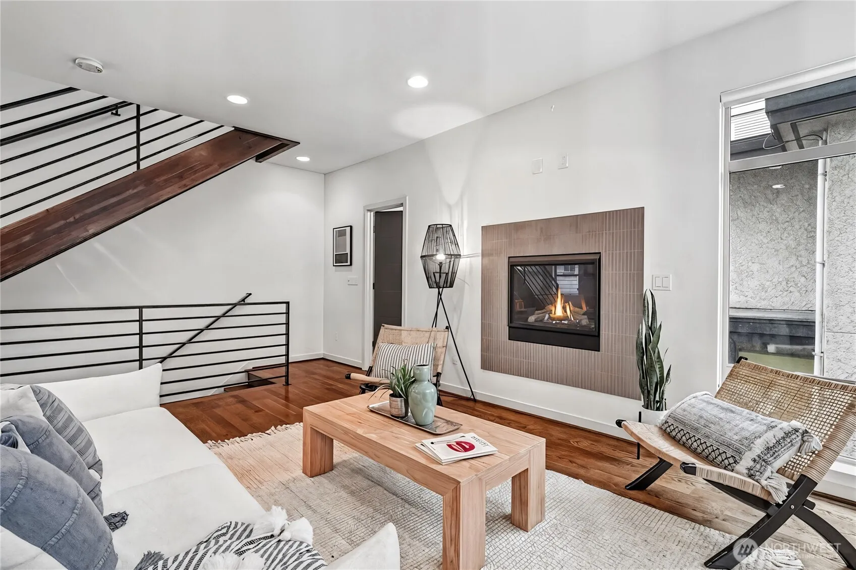 Property photo for 8297 5th Avenue Ne, Seattle photo 4