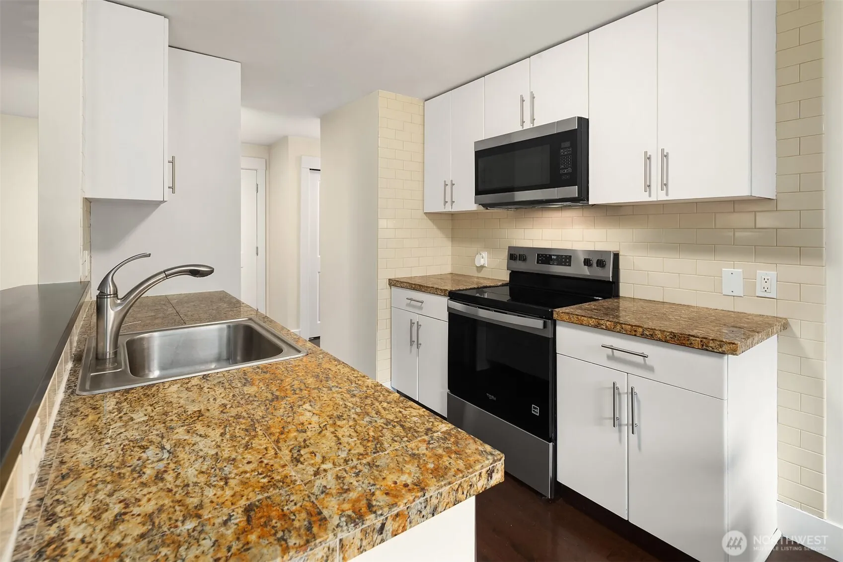 Property photo for 23015 Edmonds Way #a110, Edmonds photo 4
