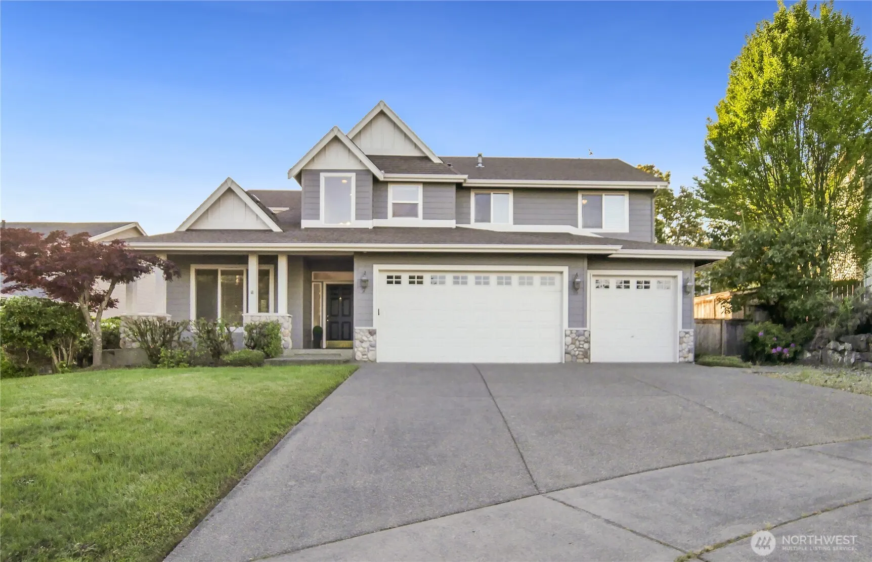 Property photo for 1818 Beacon Court Ne, Tacoma photo 2