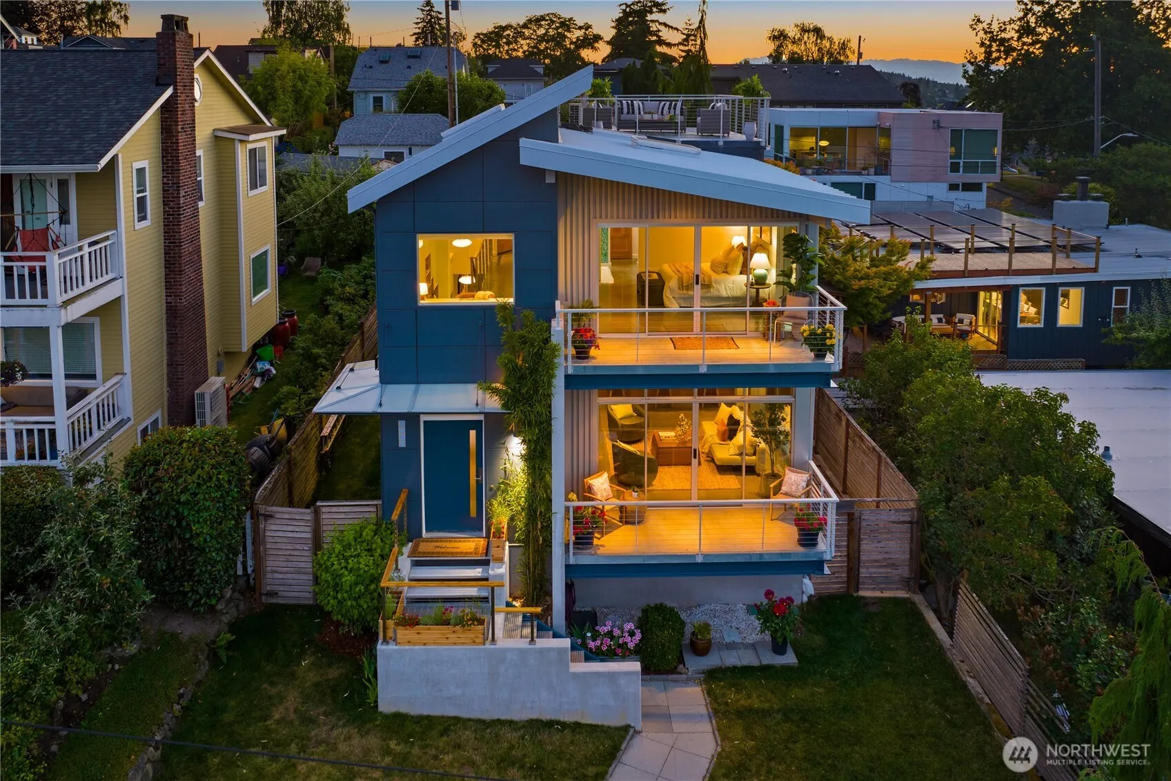 Property photo for 3451 10th Avenue W, Seattle