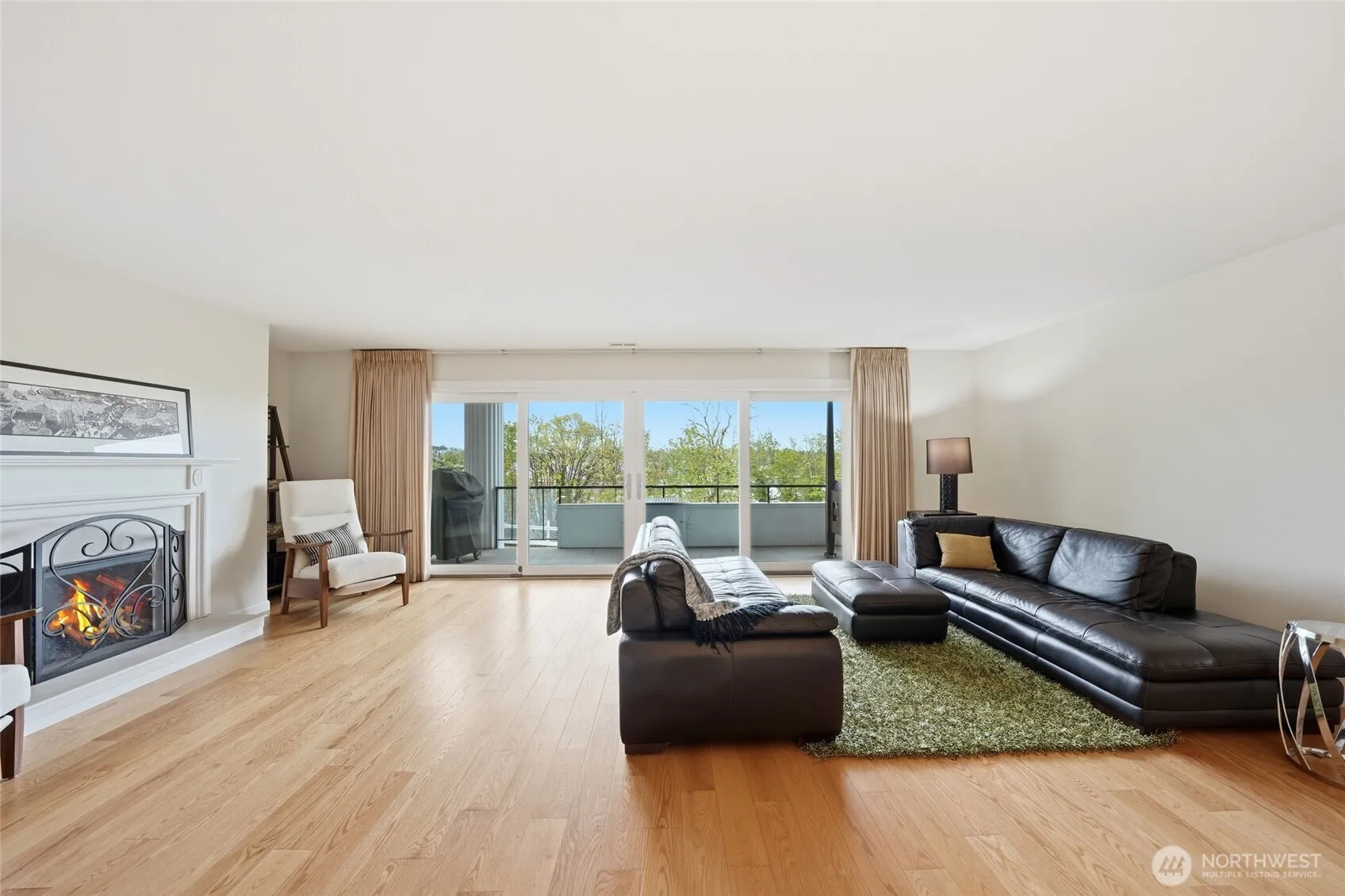 Property photo for 2565 Dexter Avenue N #103, Seattle photo 2