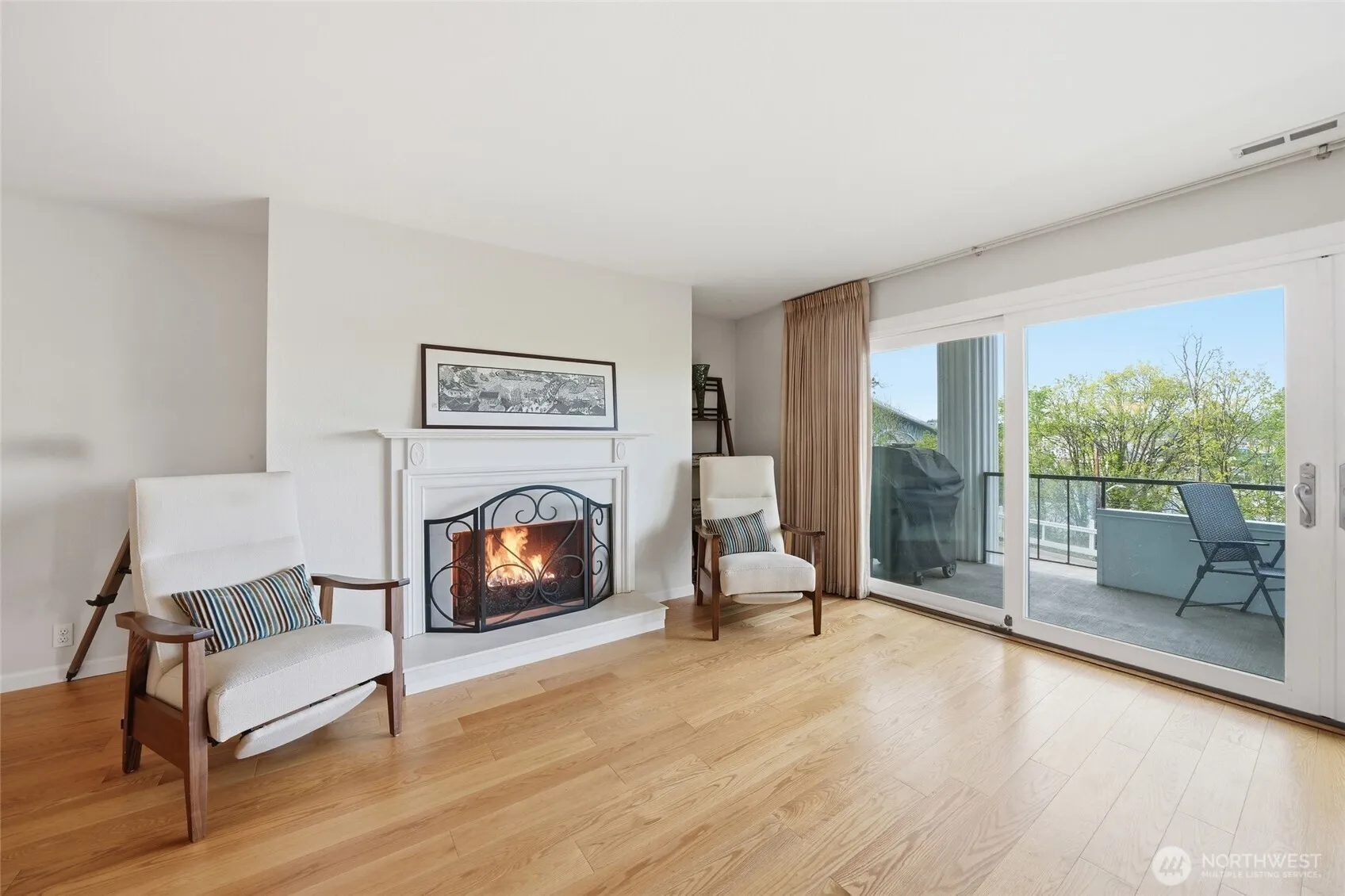 Property photo for 2565 Dexter Avenue N #103, Seattle photo 3