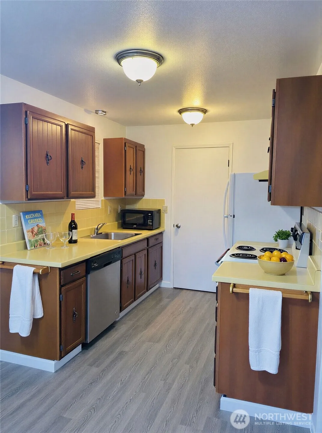 Property photo for 8848 Interlake Avenue N, Seattle photo 3