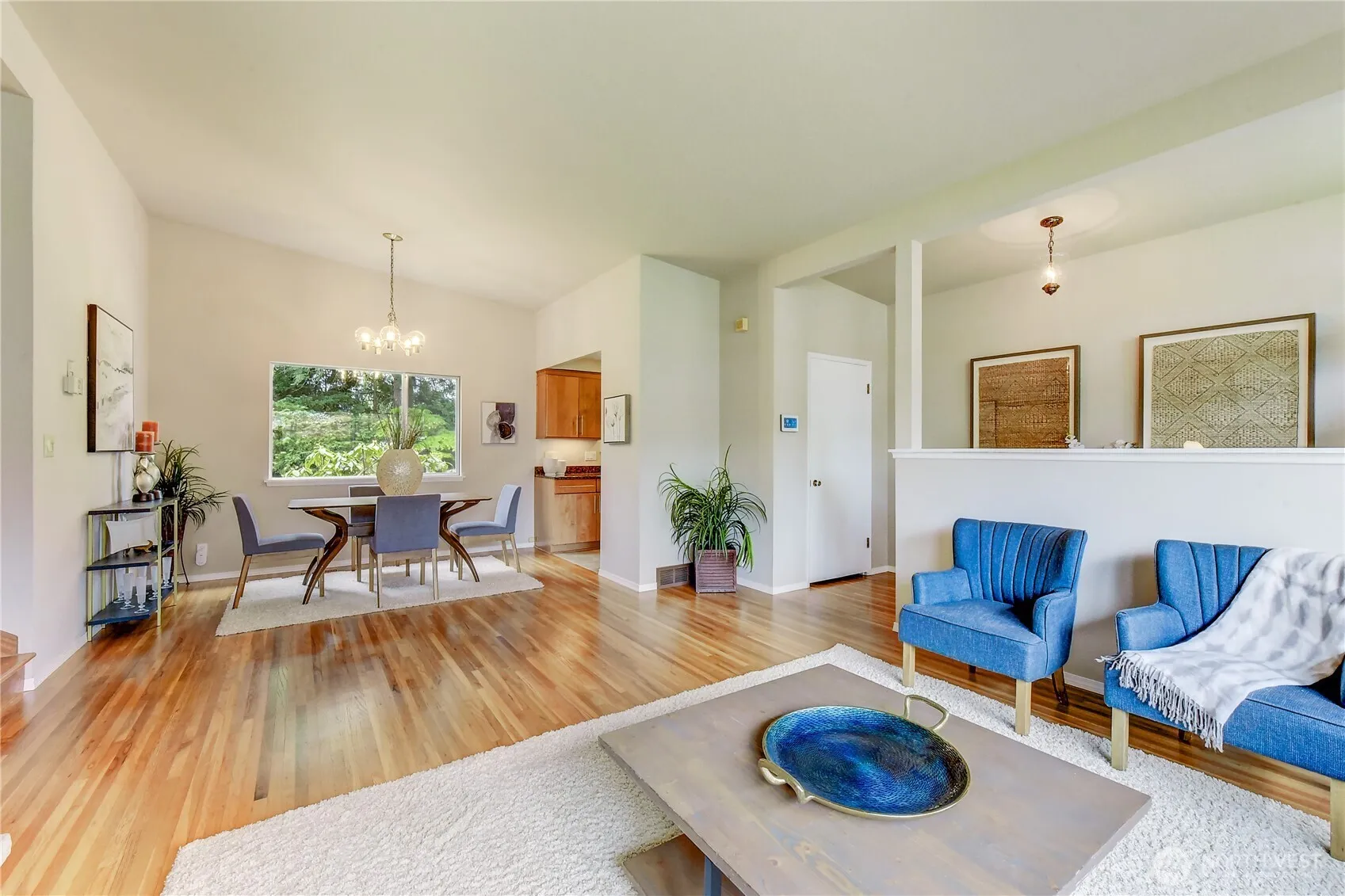 Property photo for 134 160th Place Se, Bellevue photo 4
