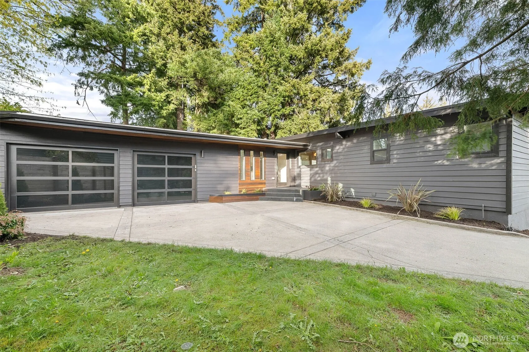 12334 Se 23rd Place, Bellevue