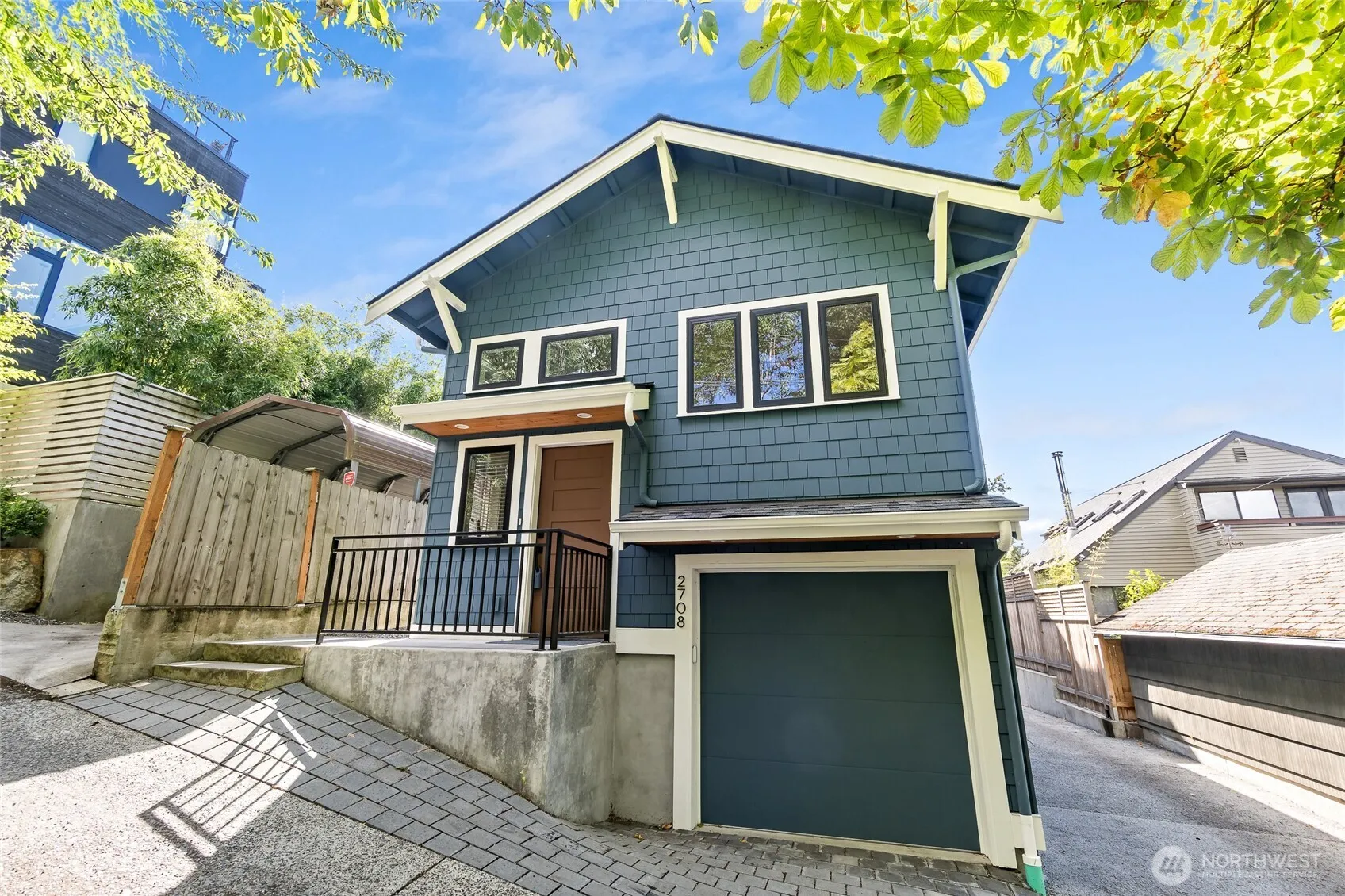 Property photo for 2708 1st Avenue W, Seattle photo 4