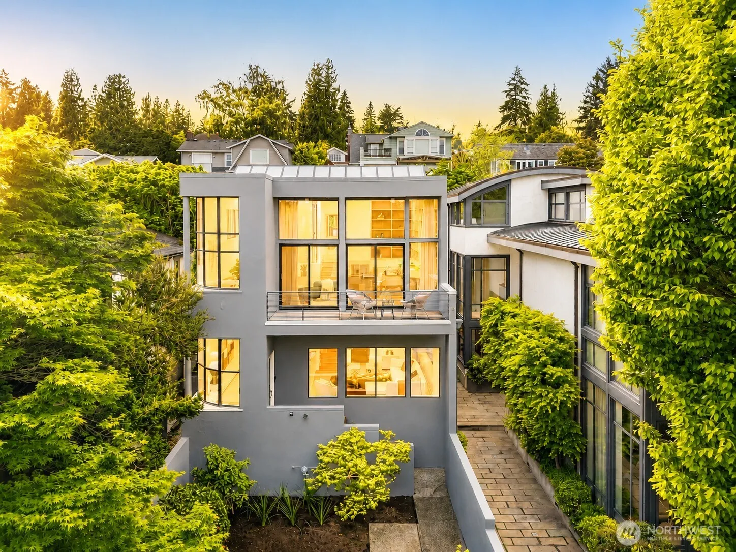 Property photo for 1419 Mcgilvra Boulevard E, Seattle