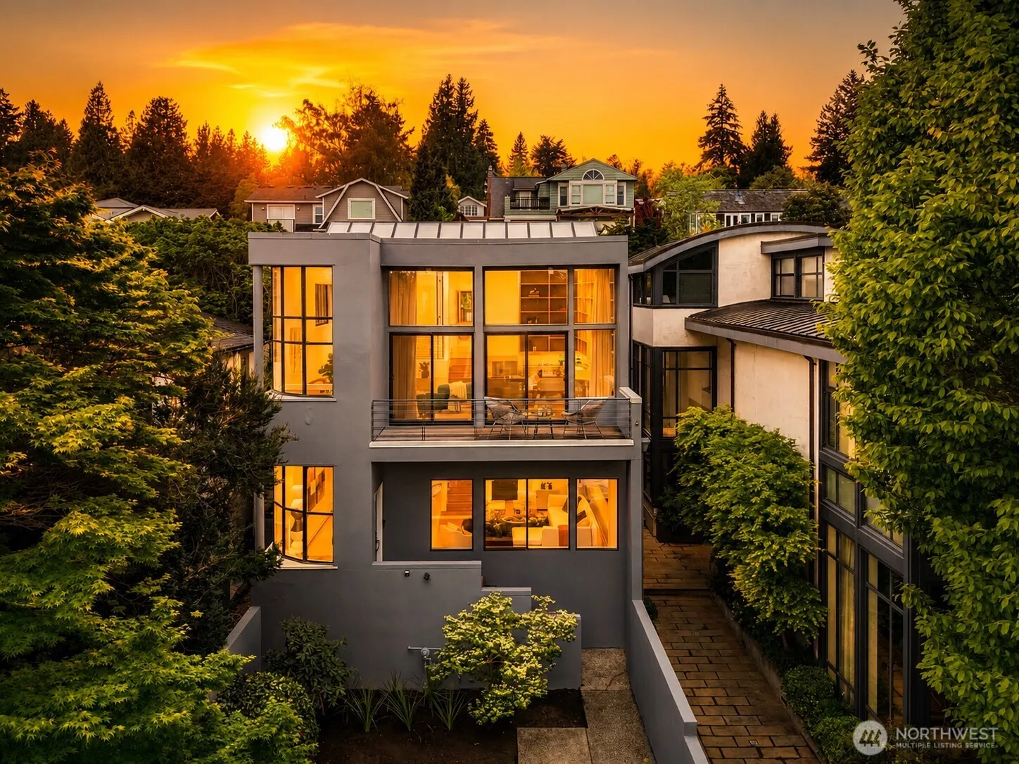 Property photo for 1419 Mcgilvra Boulevard E, Seattle