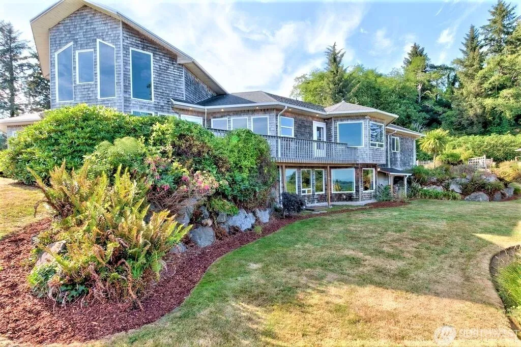 Property photo for 194 Sw Robert Gray Drive, Ilwaco photo 2