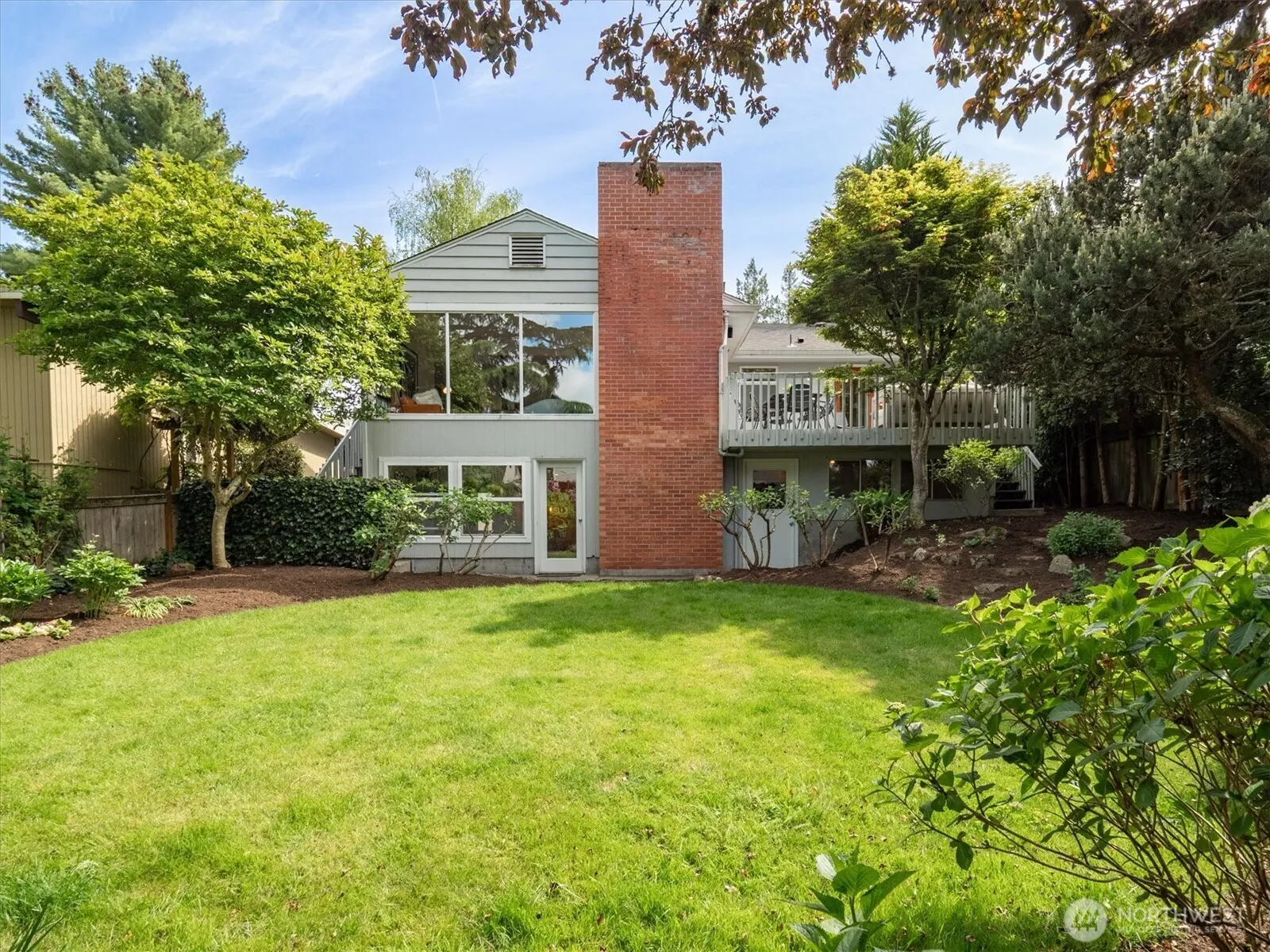 Property photo for 6420 Ne 60th Street, Seattle photo 2