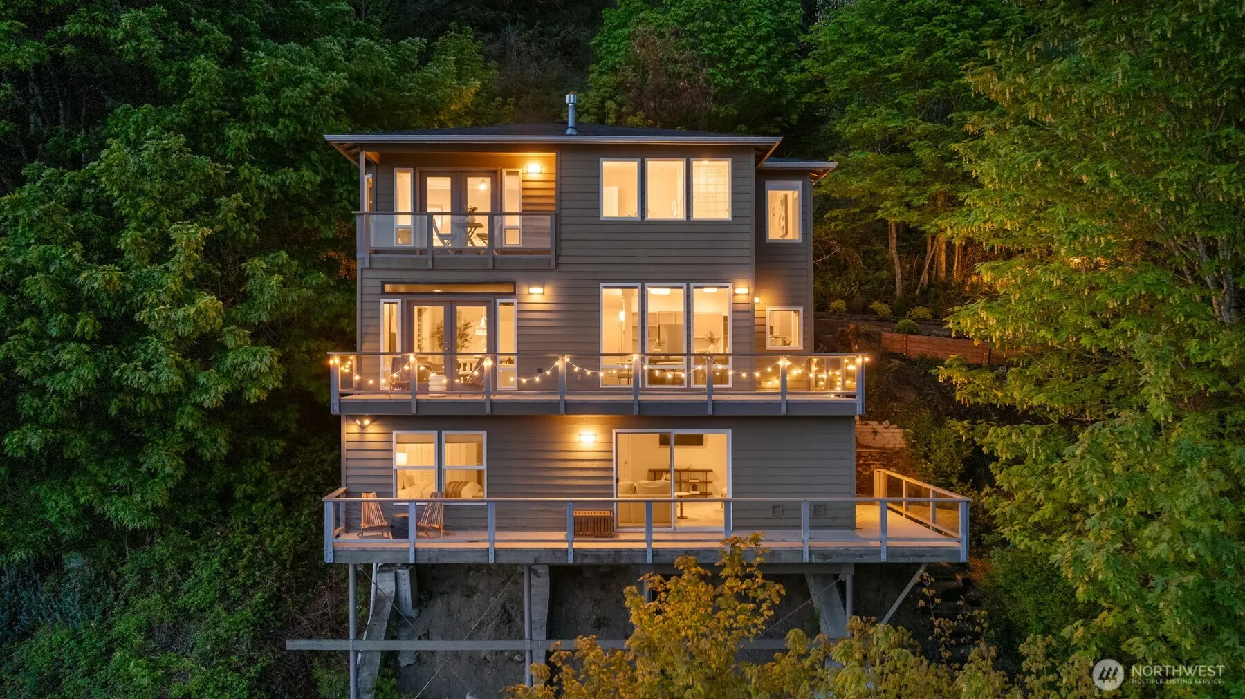 Property photo for 10835 Arroyo Beach Place Sw, Seattle