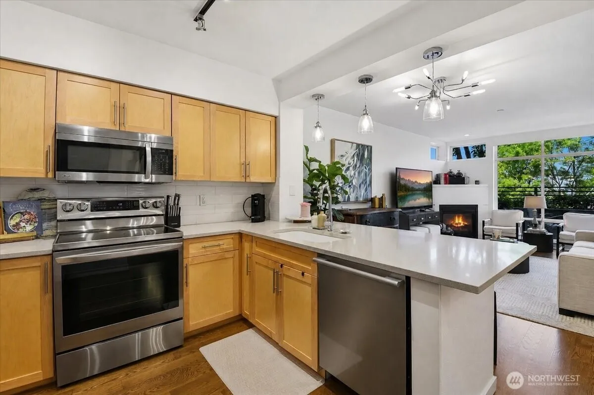 Property photo for 211 Kirkland Avenue #204, Kirkland photo 3