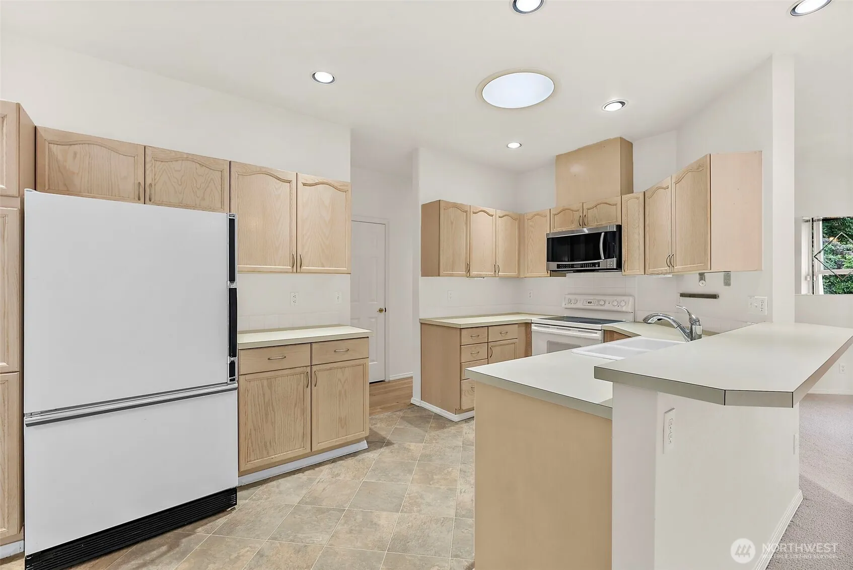 Property photo for 8816 71st Street Ct Sw, Lakewood photo 3
