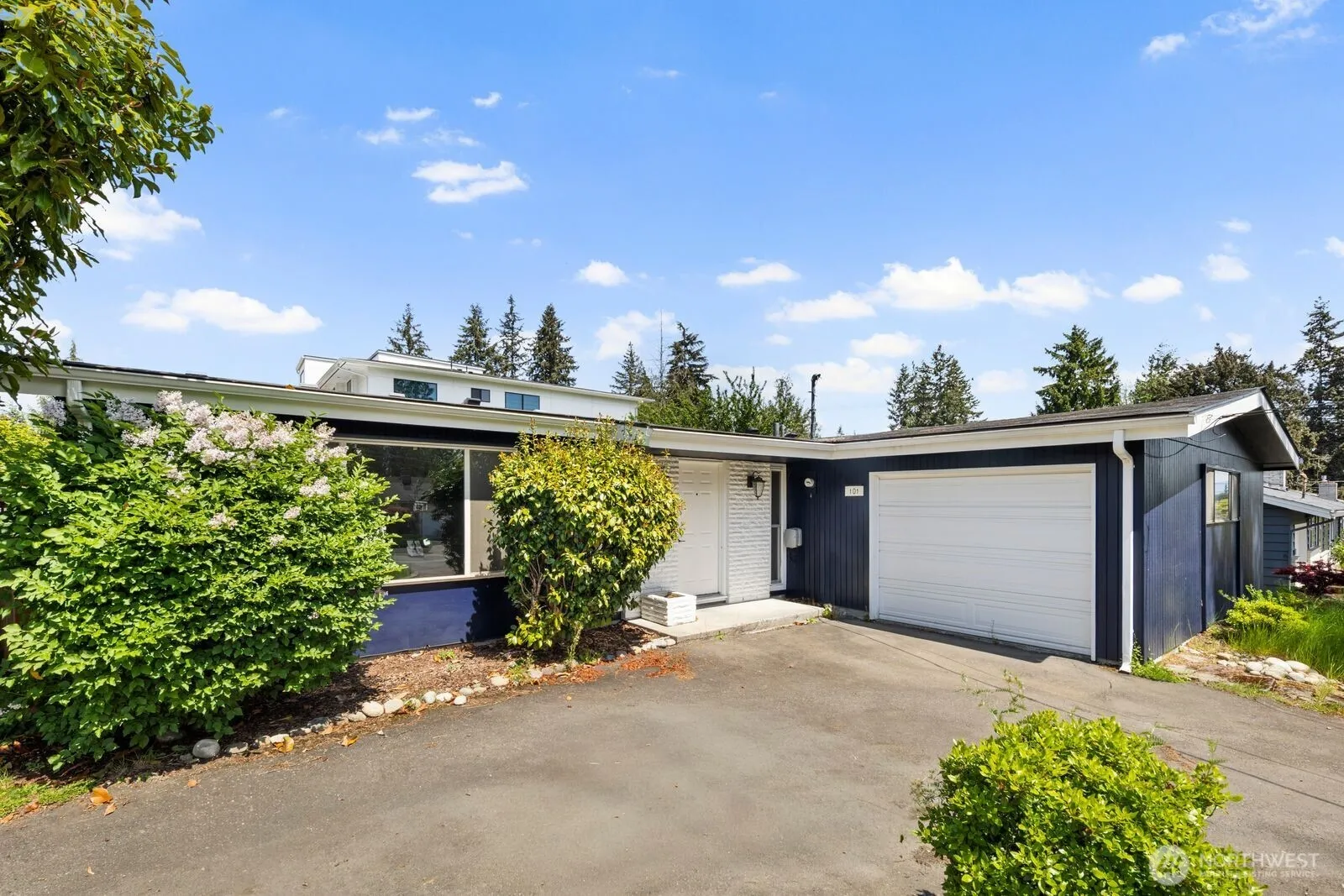 Property photo for 101 161st Street Se, Bothell photo 3